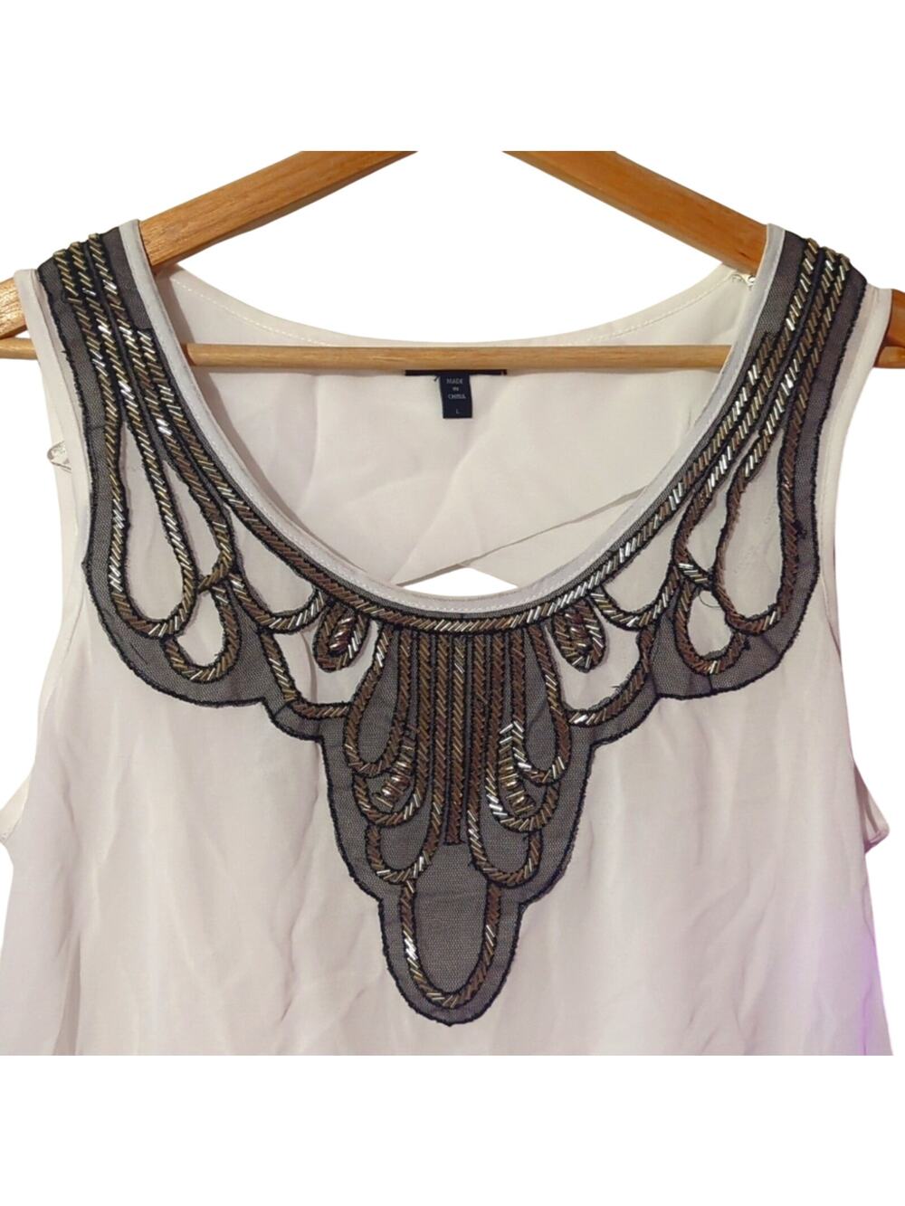NWT XOXO Large White/Black Open-Back Sleeveless Top [0048]